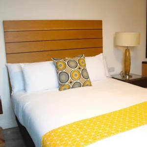 Maze apartments and rooms Free parking in Hull